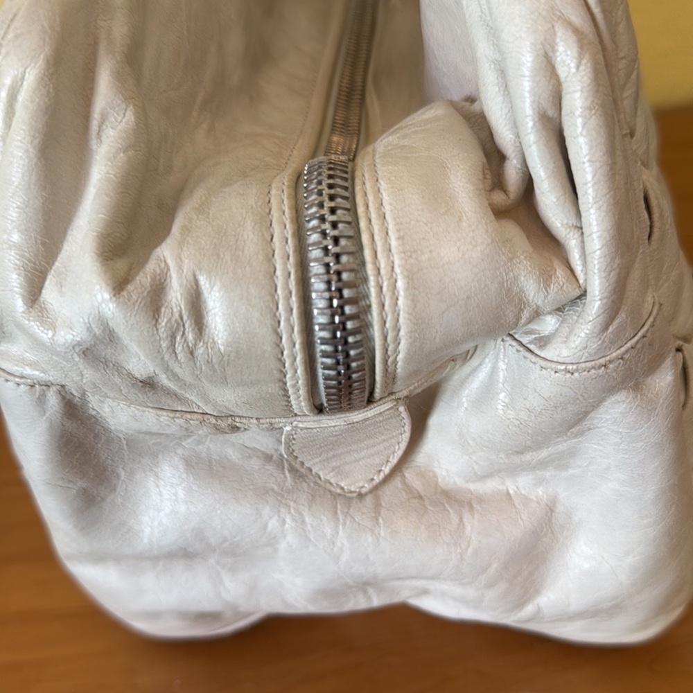 Balenciaga Matelasse Paris quilted  ivory leather handbag with mirror - Picture 8 of 17